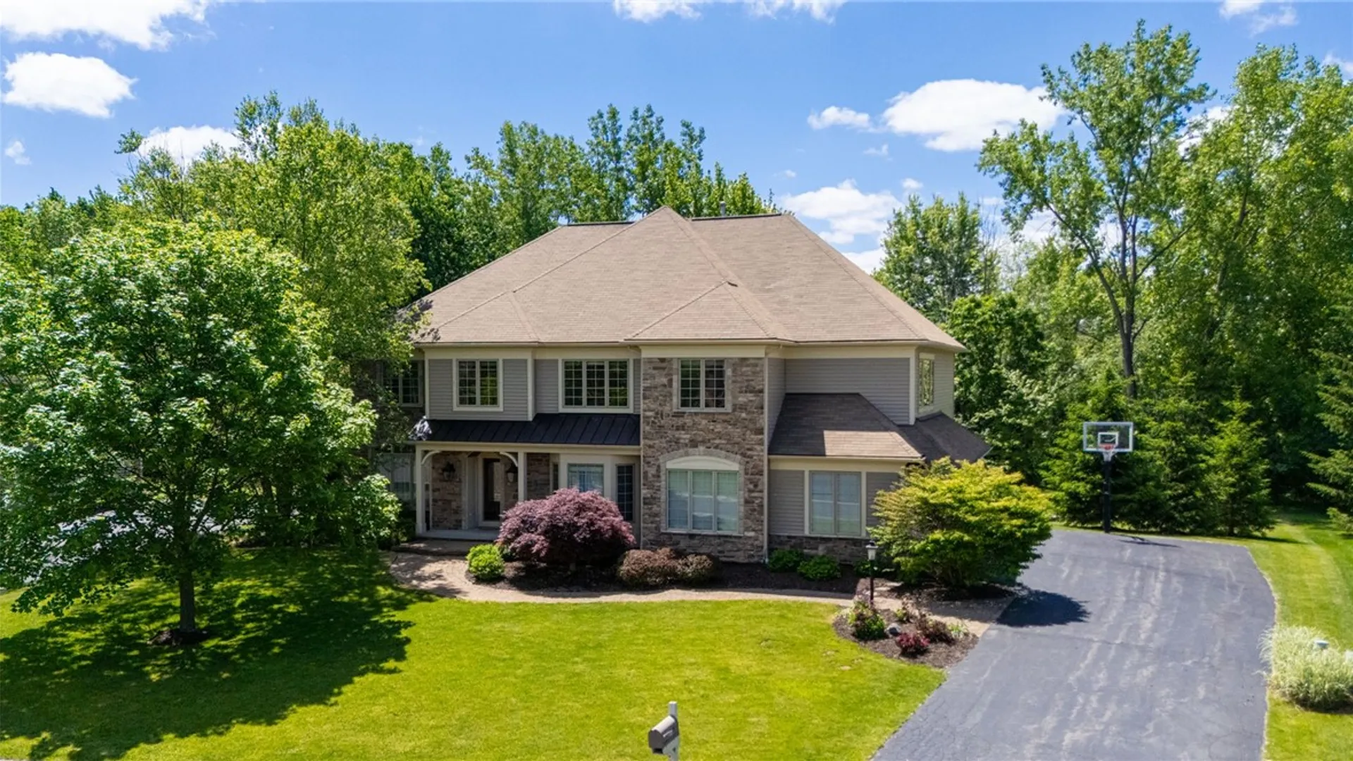 Property at 9 Harvest Glen, Pittsford, NY 14534 2