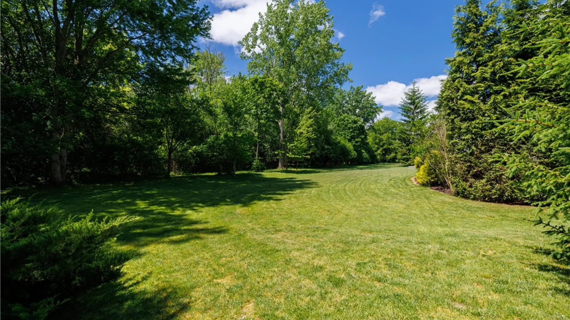 Property at 9 Harvest Glen, Pittsford, NY 14534 40