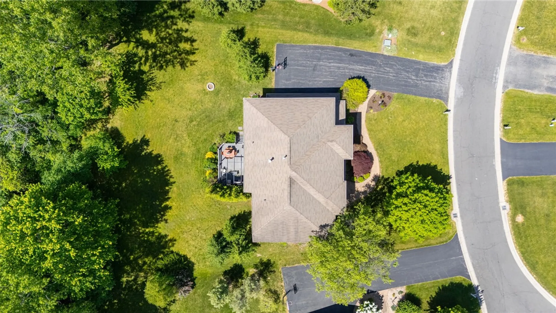 Property at 9 Harvest Glen, Pittsford, NY 14534 41