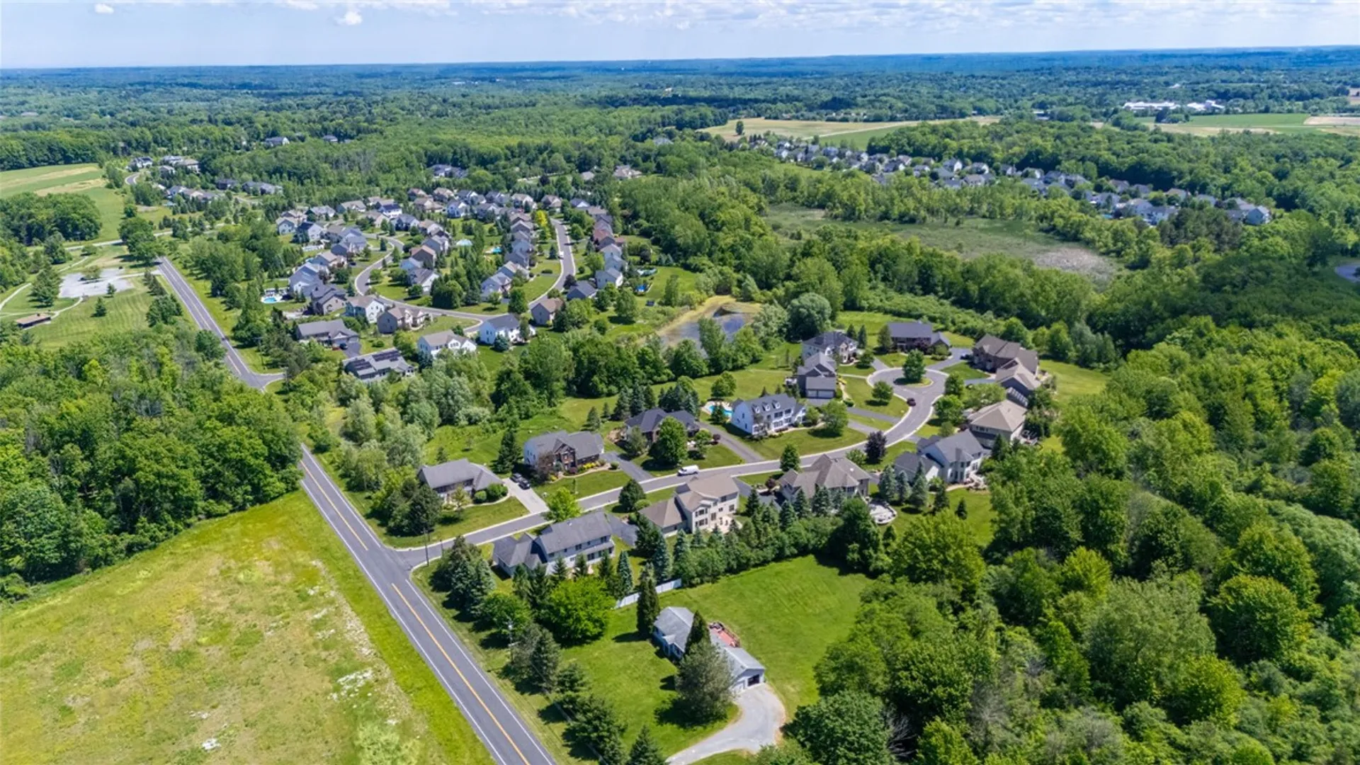 Property at 9 Harvest Glen, Pittsford, NY 14534 43
