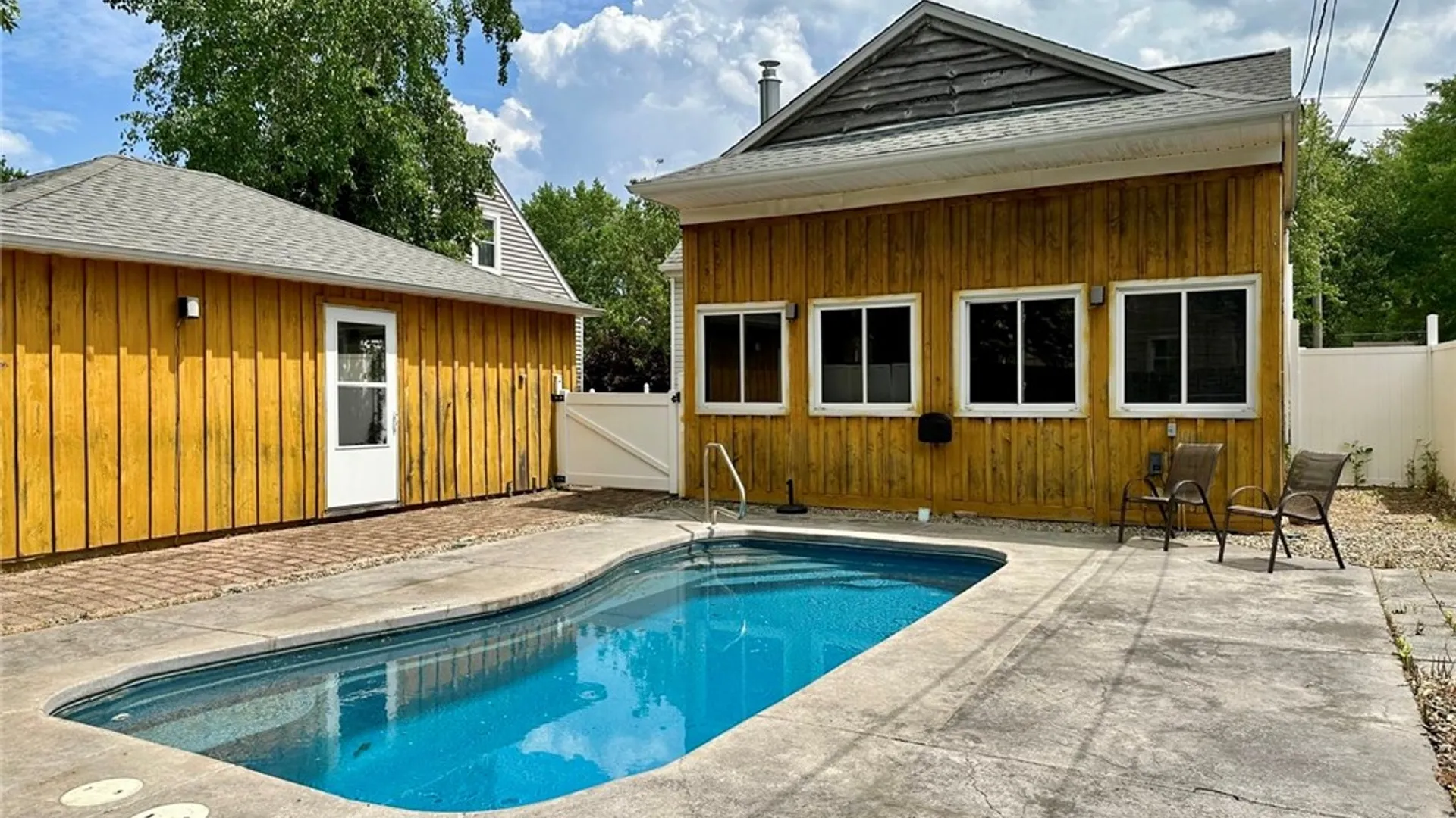 Property at 20 Warren Avenue, West Seneca, NY 14224 16