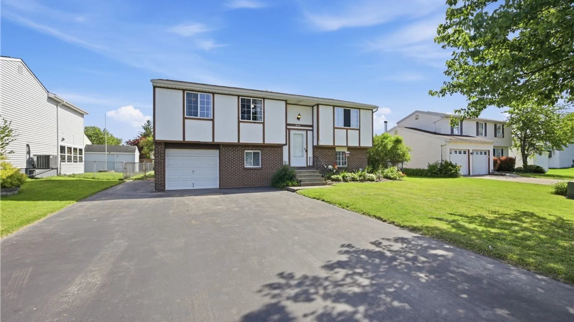 Property at 6930 Academy Lane, Lockport Town, NY 14094 2