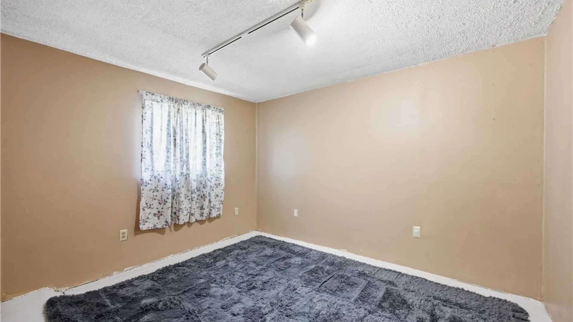 Property at 6930 Academy Lane, Lockport Town, NY 14094 24