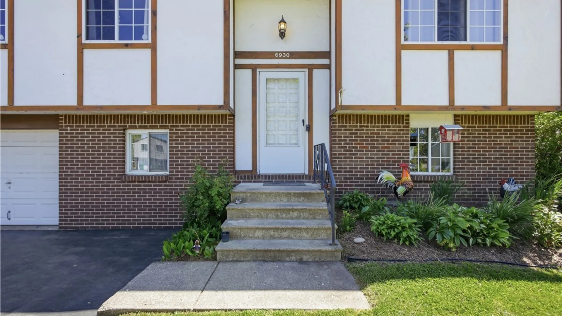Property at 6930 Academy Lane, Lockport Town, NY 14094 3