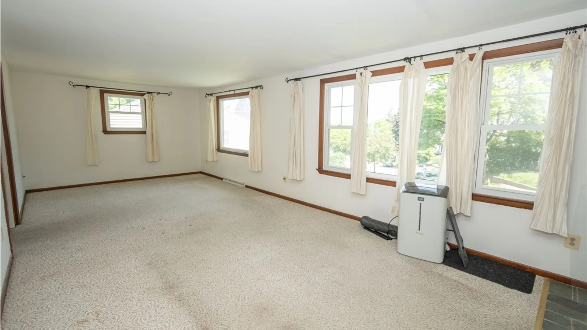 Property at 155 VIEAU Drive, Syracuse, NY 13207 14