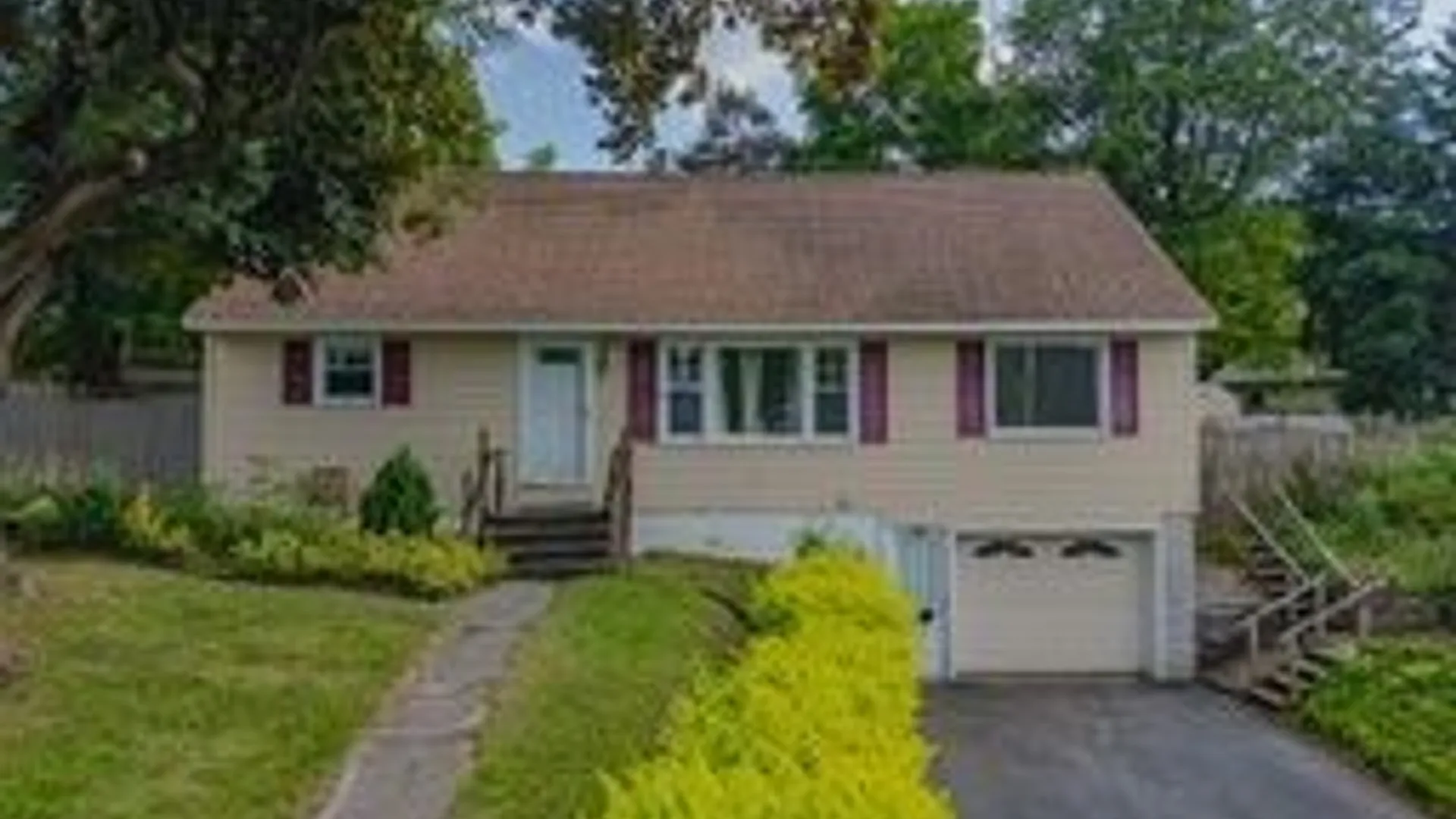 Property at 155 VIEAU Drive, Syracuse, NY 13207 3