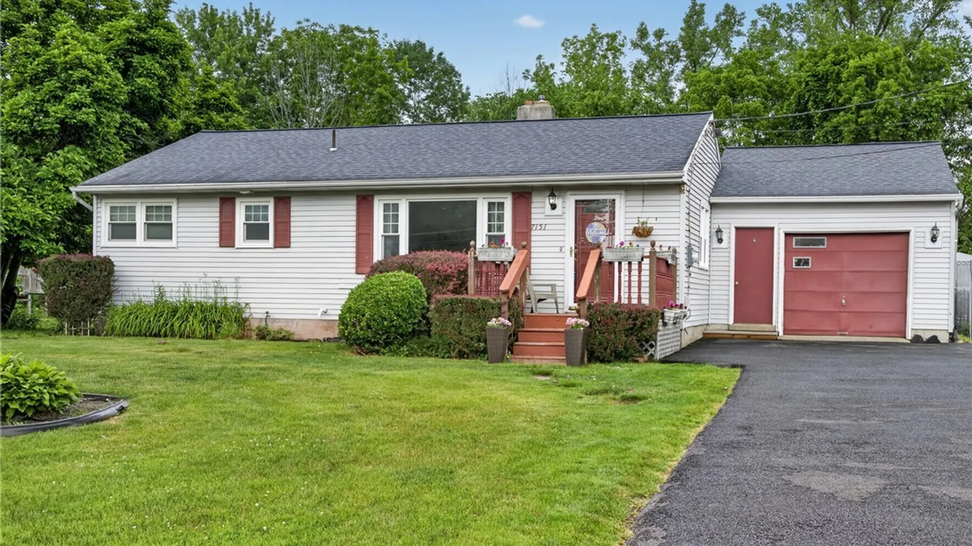 Property at 7151 Collamer Road, Manlius, NY 13057 4