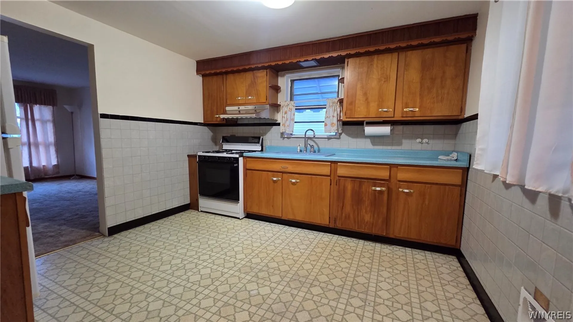 Property at 419 Cherokee Drive, Cheektowaga, NY 14225 4