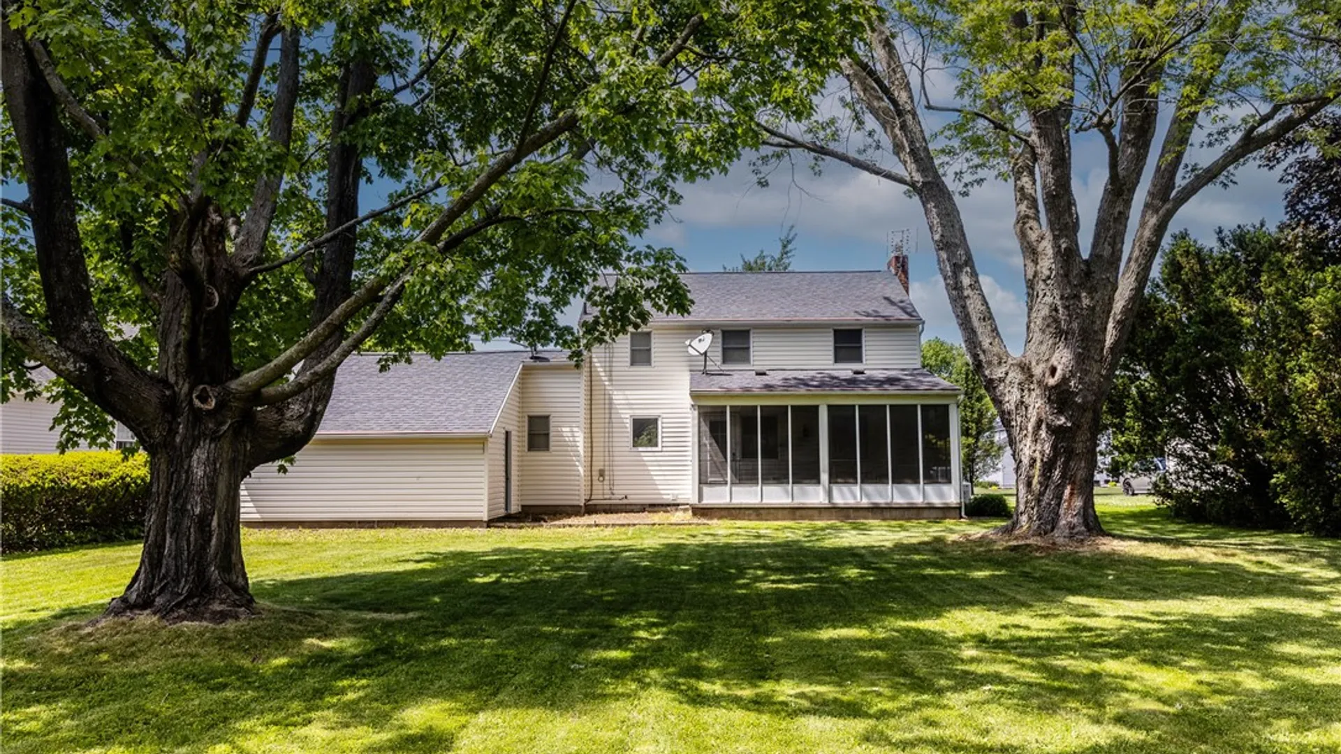 Property at 10 Southwick Drive, Webster, NY 14580 2