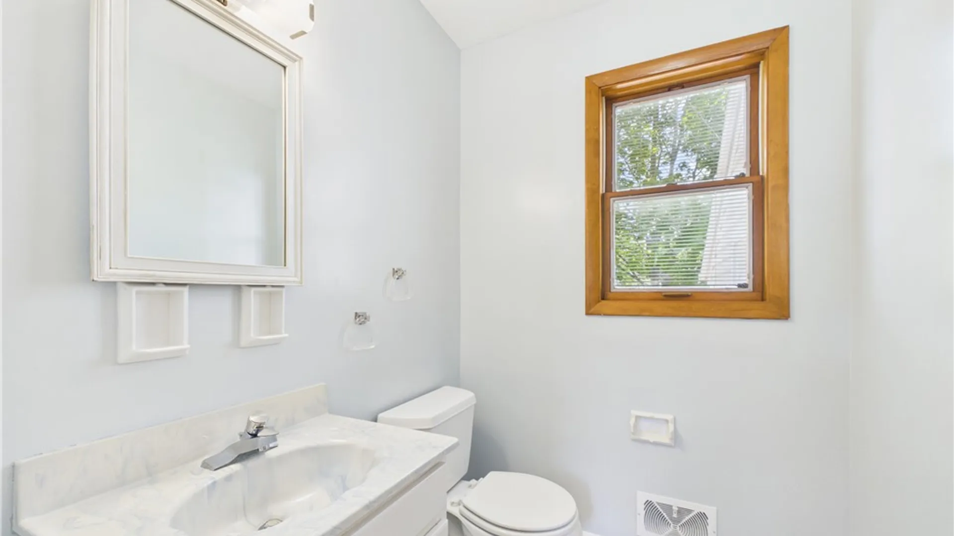 Property at 10 Southwick Drive, Webster, NY 14580 21