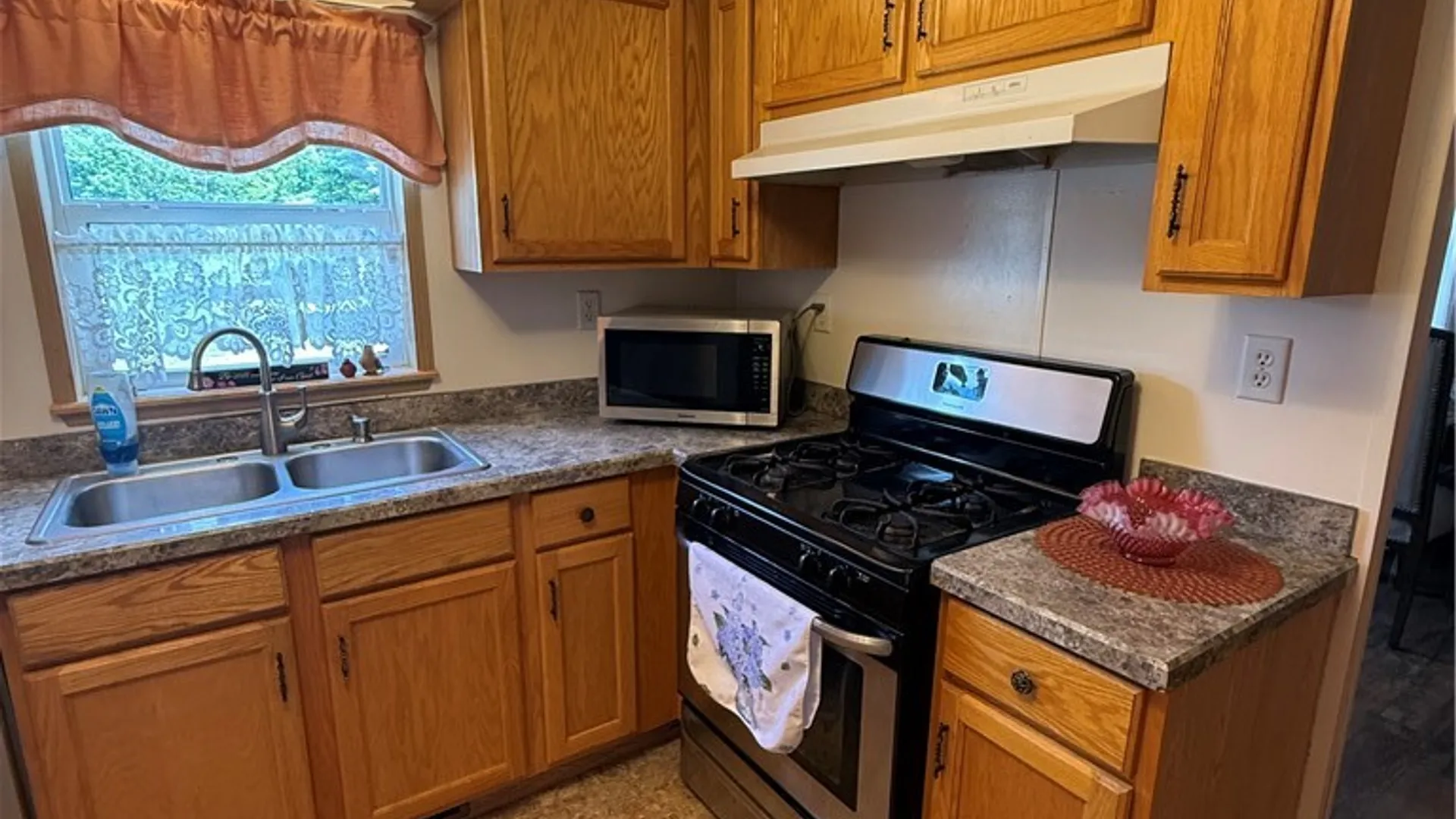 Property at 33 Norma Drive, New Hartford, NY 13323 43