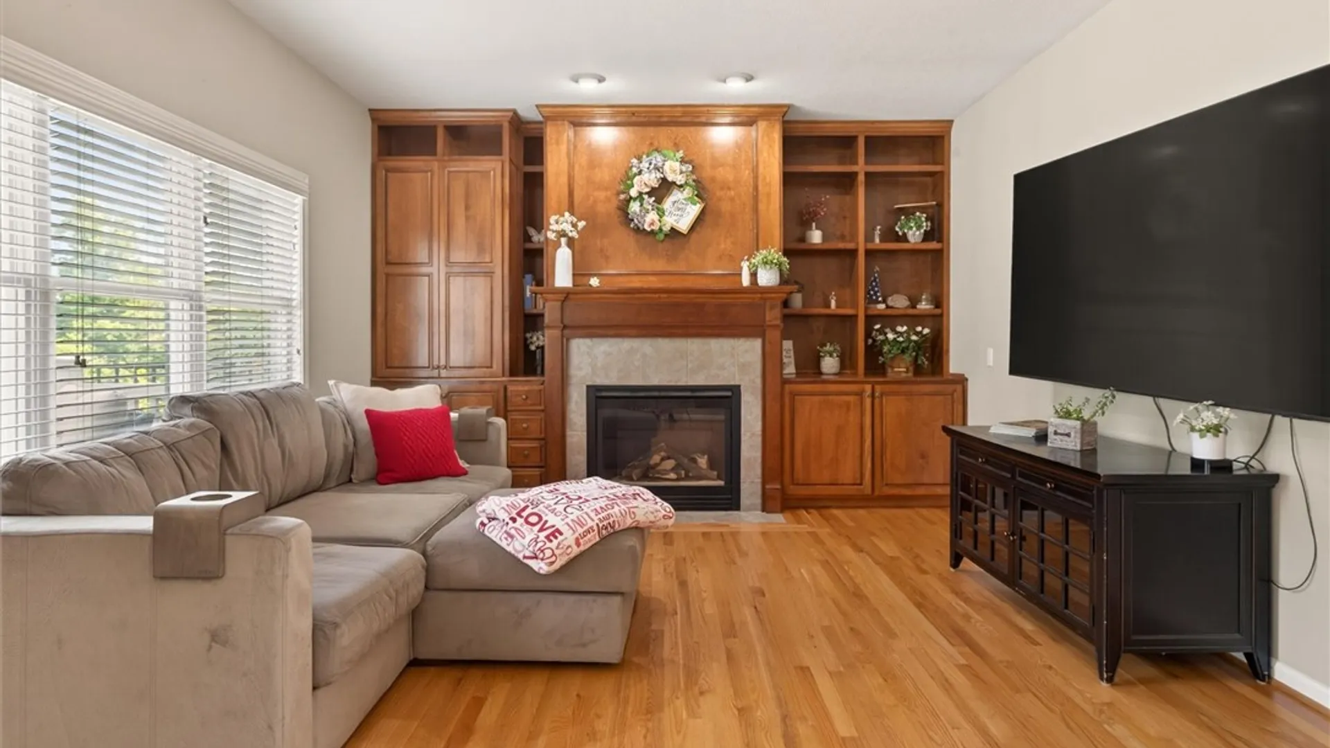 Property at 907 Taylor Rise, Victor, NY 14564 17