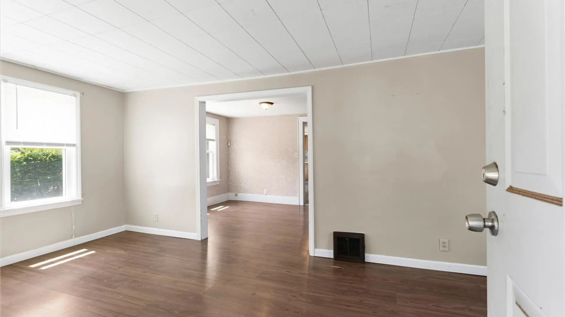 Property at 109 Germania Avenue, Camillus, NY 13219 5