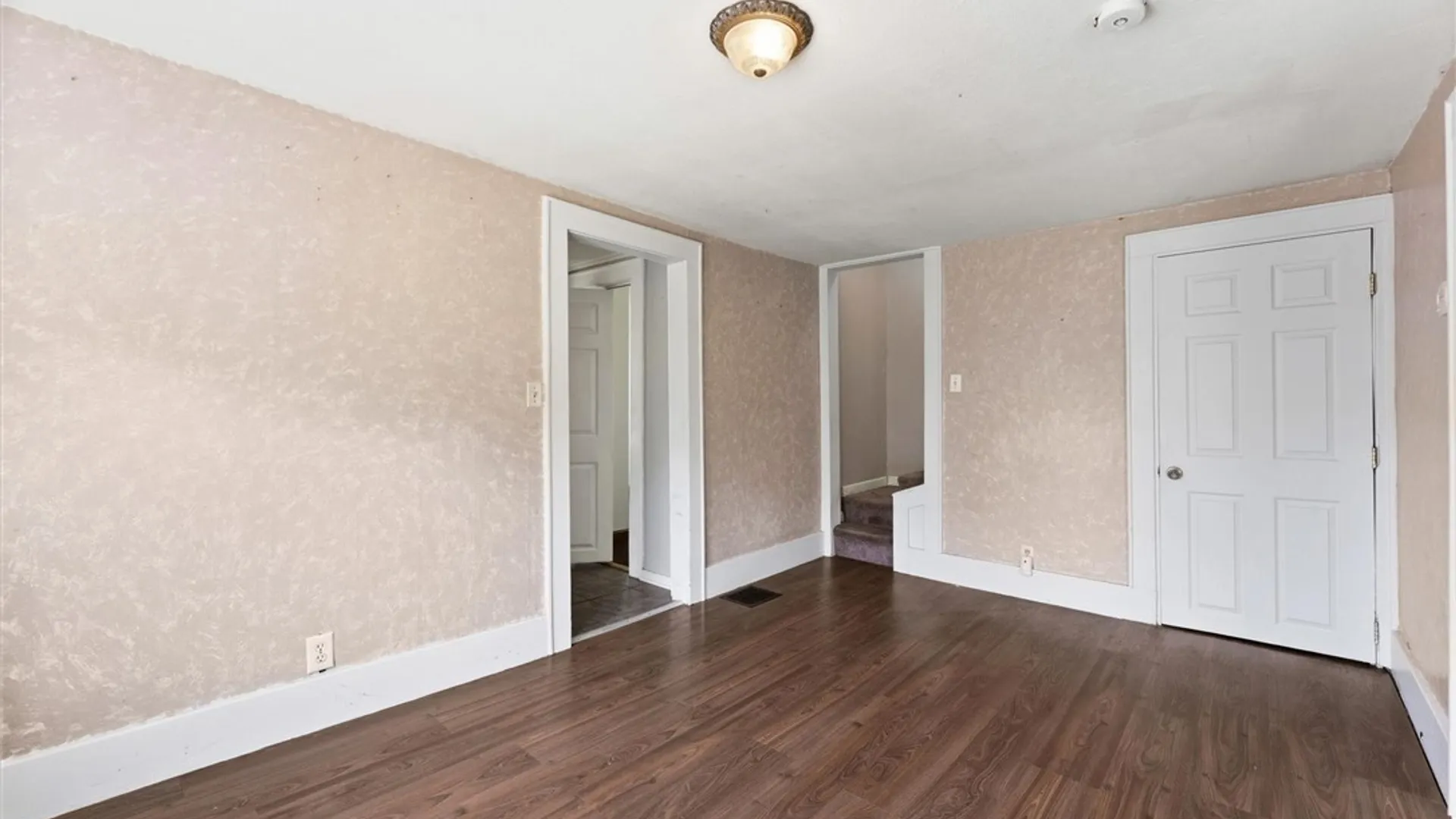 Property at 109 Germania Avenue, Camillus, NY 13219 7