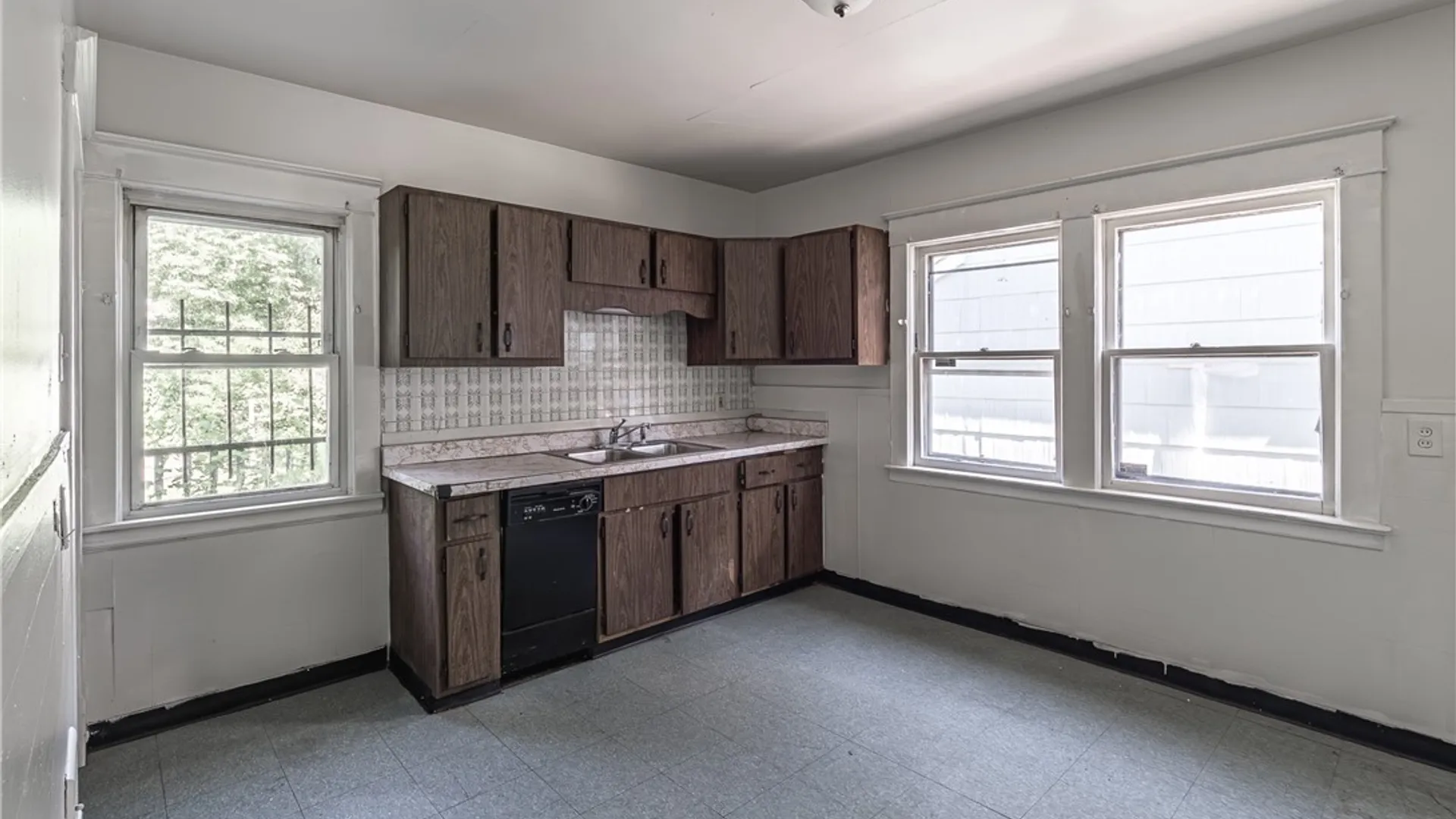 Property at 32 Schuele Avenue, Buffalo, NY 14215 13