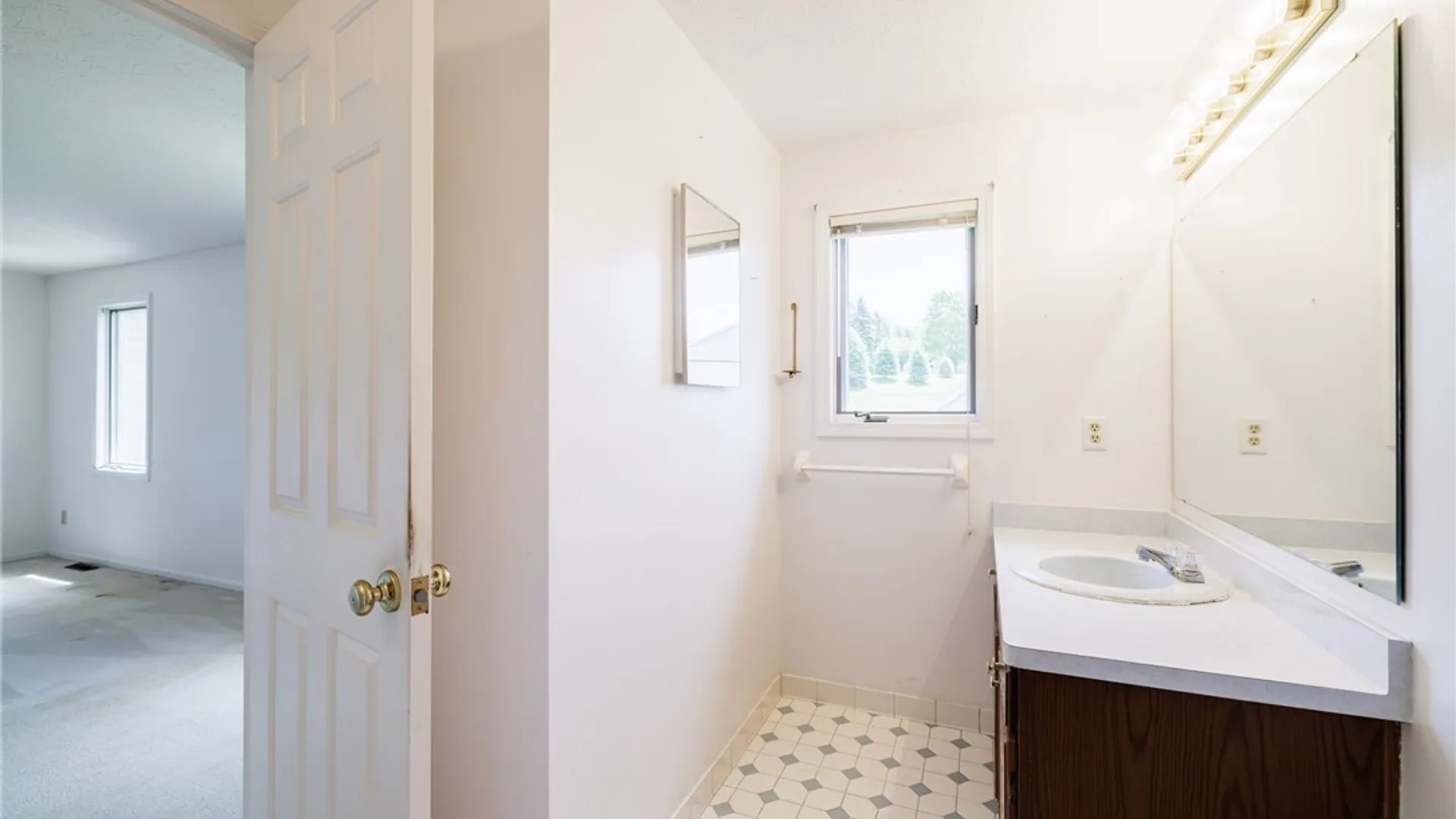 Property at 6 Chenin Run, Perinton, NY 14450 8