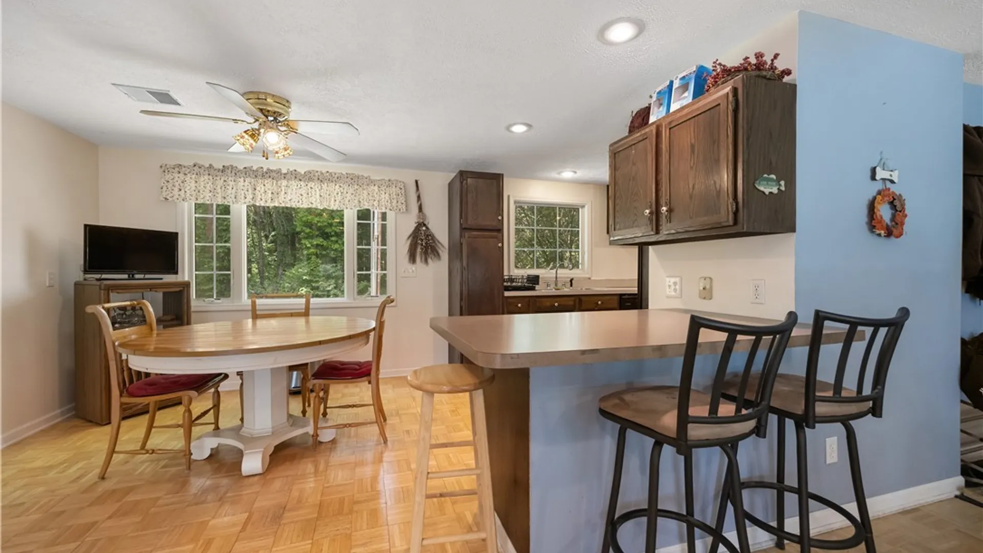 Property at 6 Snogles Lane, Lysander, NY 13027 12