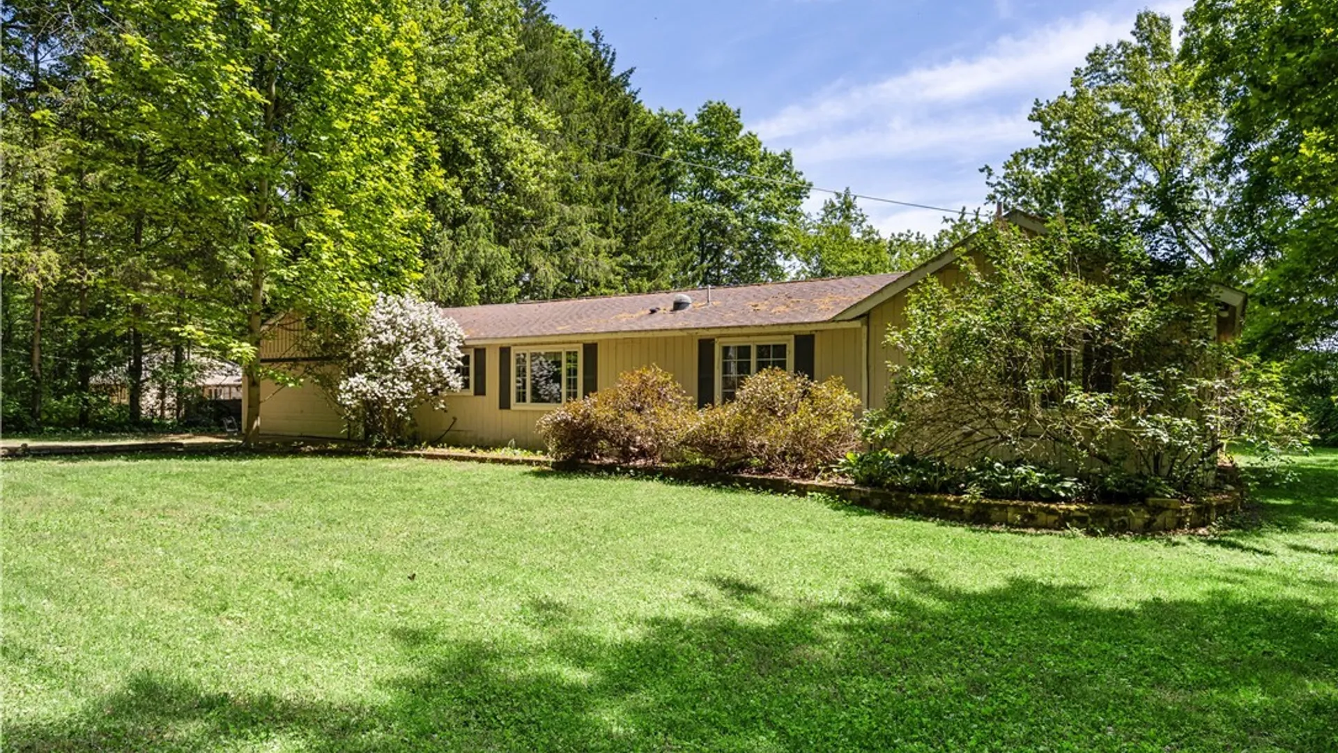Property at 6 Snogles Lane, Lysander, NY 13027 2