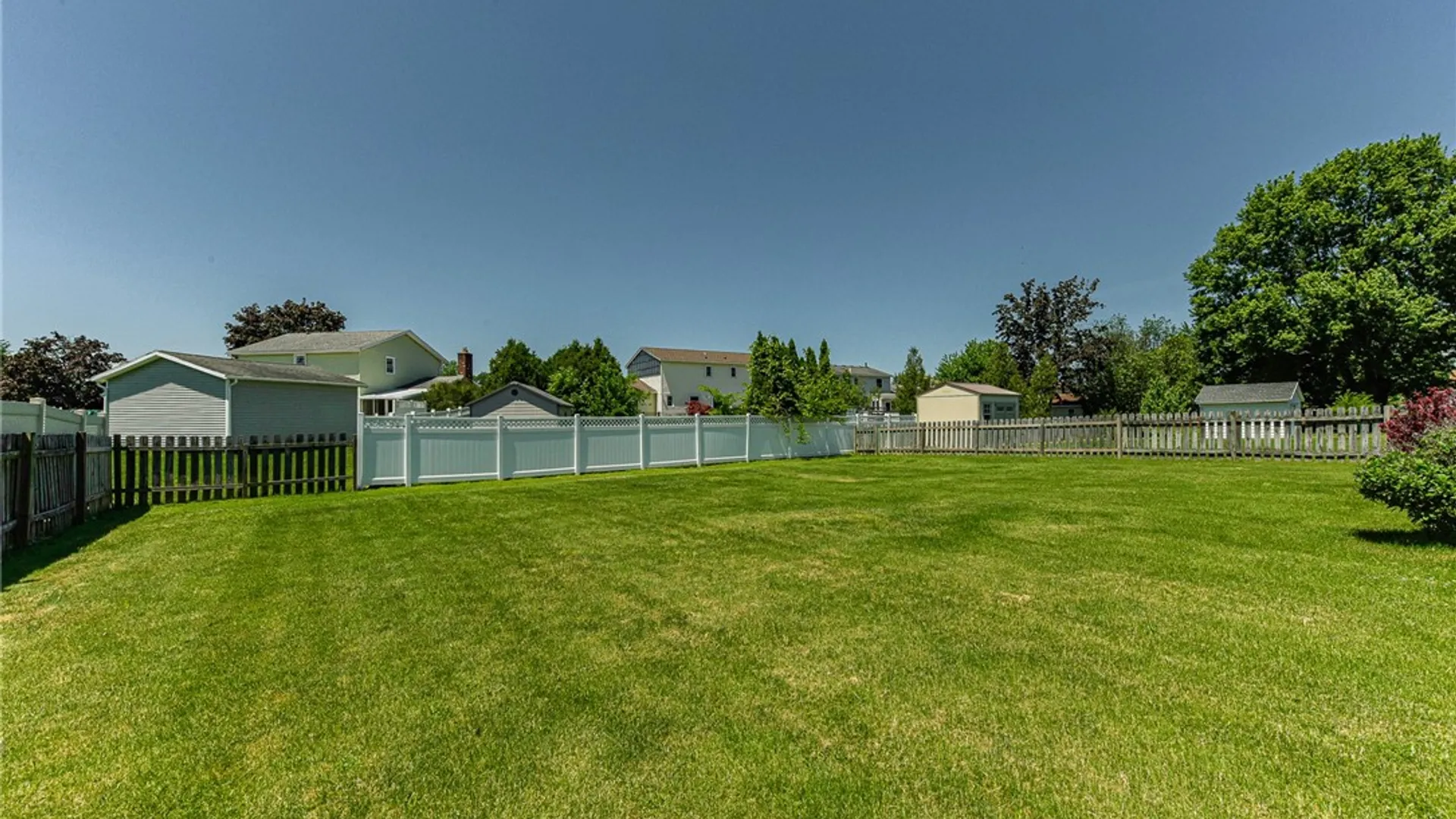 Property at 109 Seafarers Lane, Greece, NY 14612 33