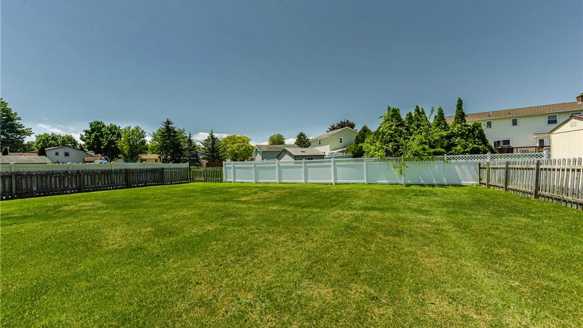 Property at 109 Seafarers Lane, Greece, NY 14612 34
