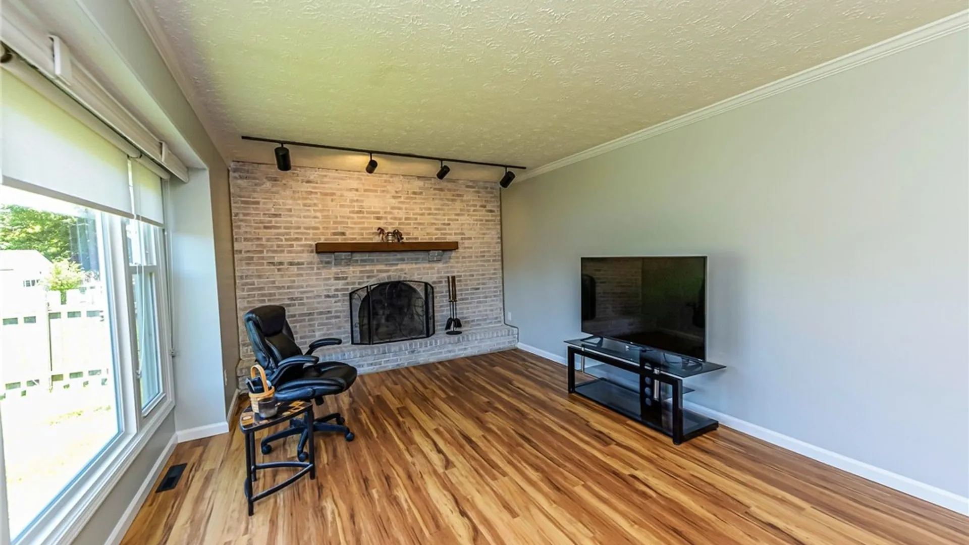 Property at 109 Seafarers Lane, Greece, NY 14612 6