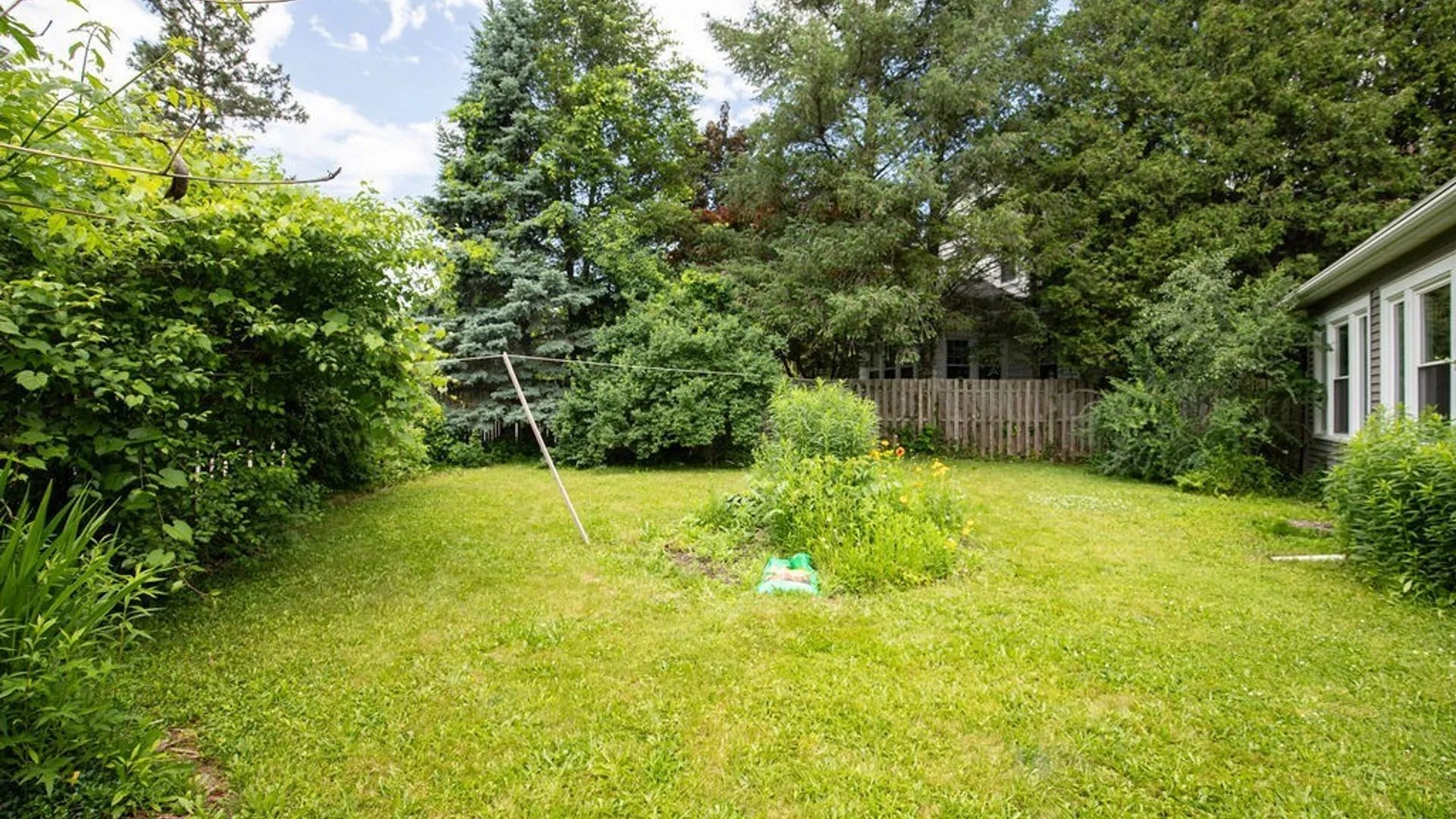 Property at 822 Glenwood Ave, Syracuse, NY 13207 11