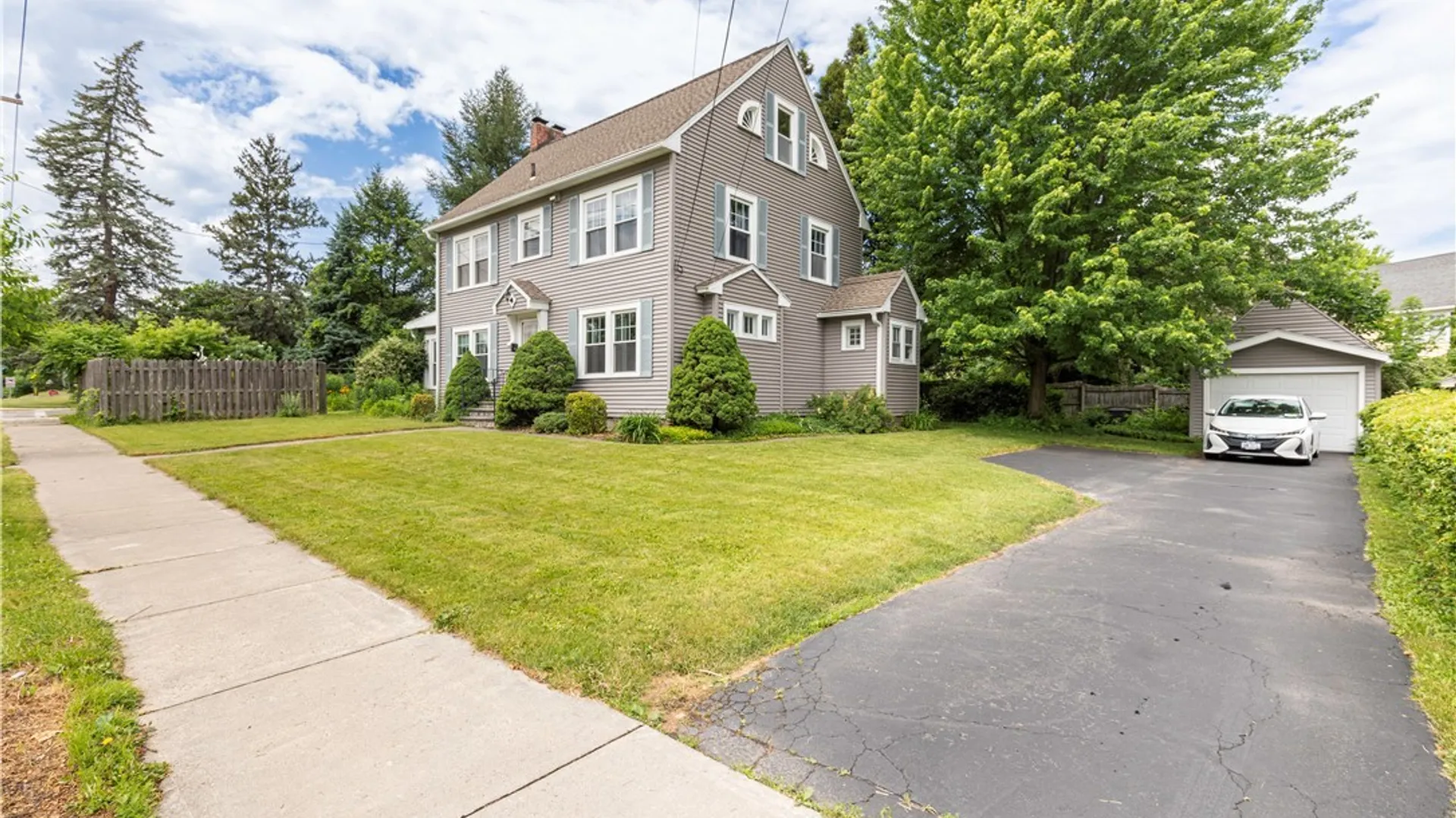 Property at 822 Glenwood Ave, Syracuse, NY 13207 4