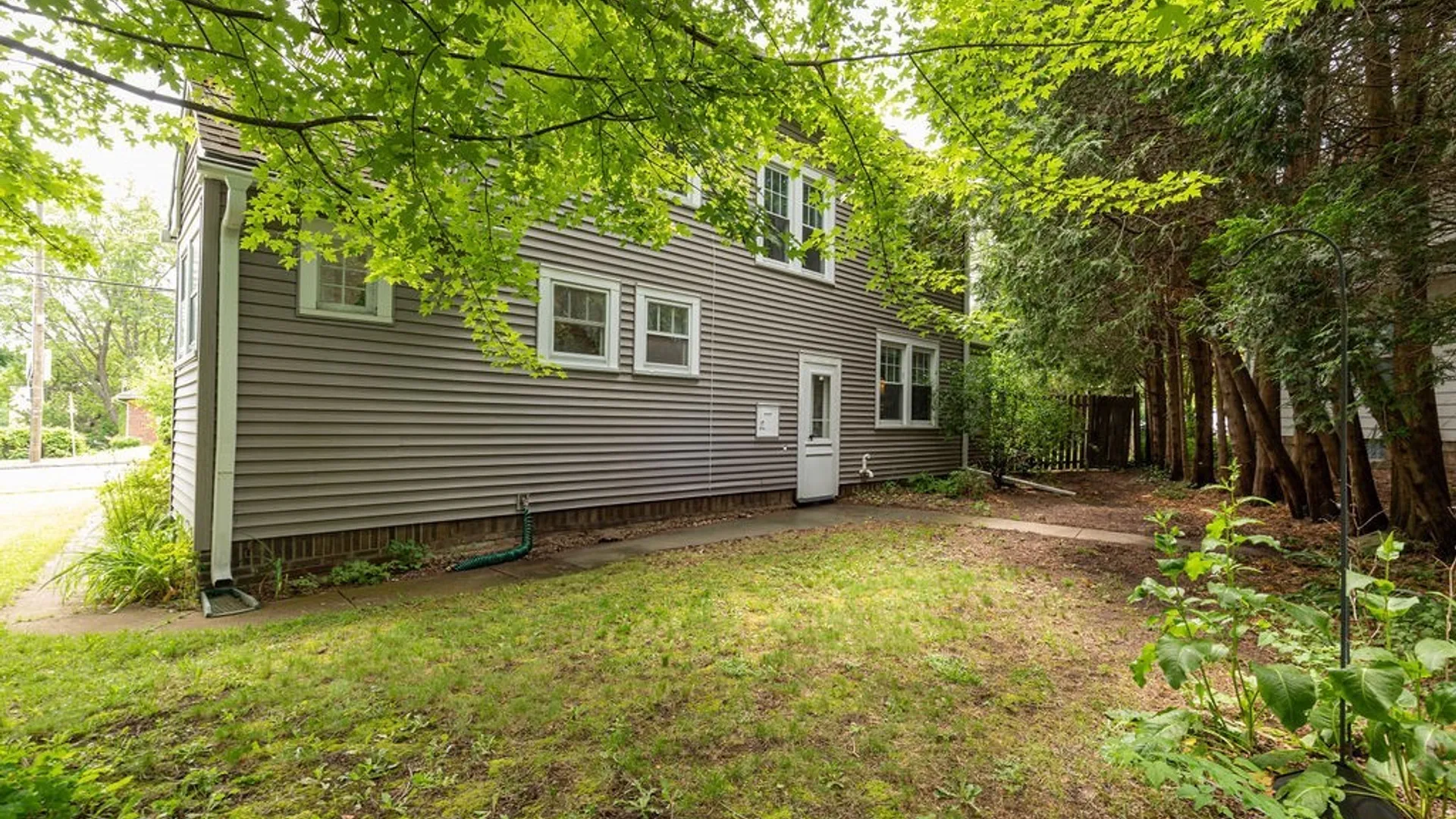 Property at 822 Glenwood Ave, Syracuse, NY 13207 8