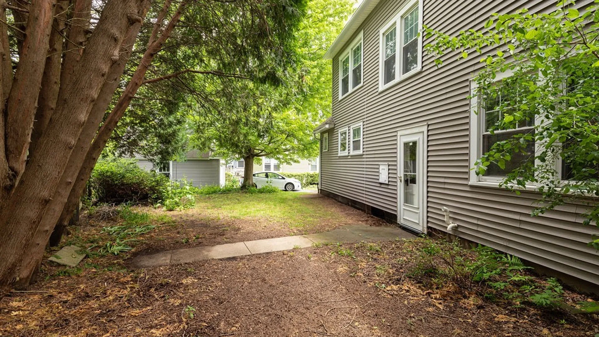 Property at 822 Glenwood Ave, Syracuse, NY 13207 9