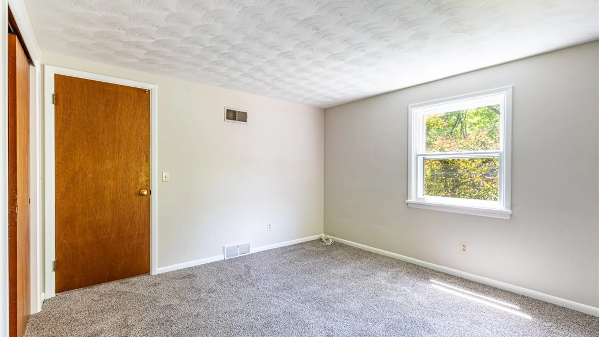 Property at 274 Parkview Drive, Penfield, NY 14625 29