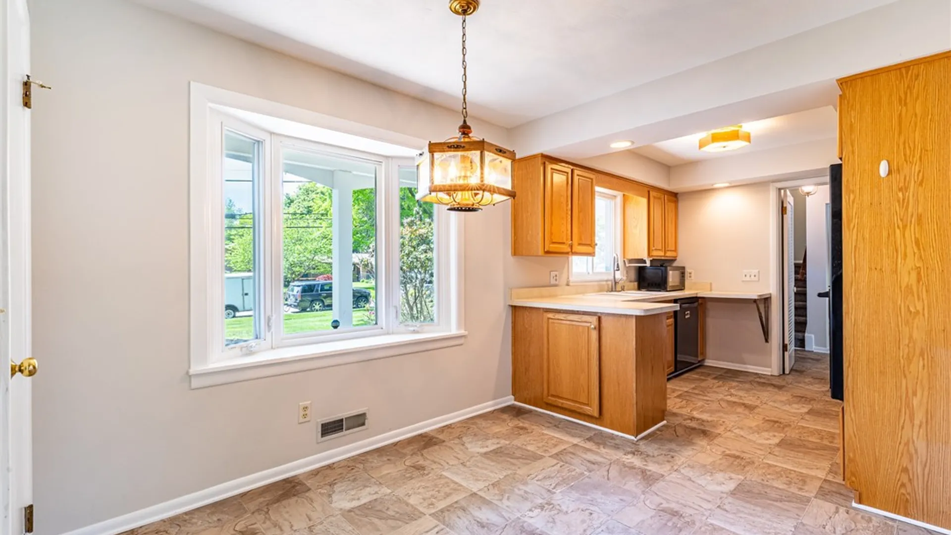 Property at 274 Parkview Drive, Penfield, NY 14625 6