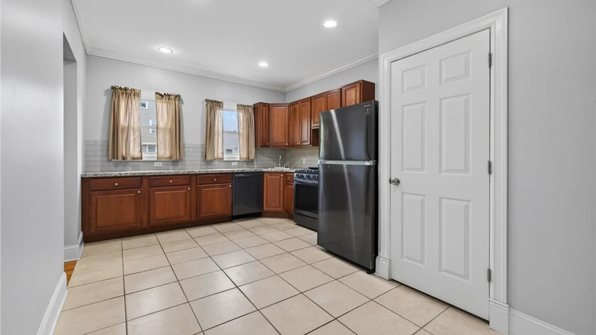 Property at 186 Riverside Avenue, Buffalo, NY 14207 17