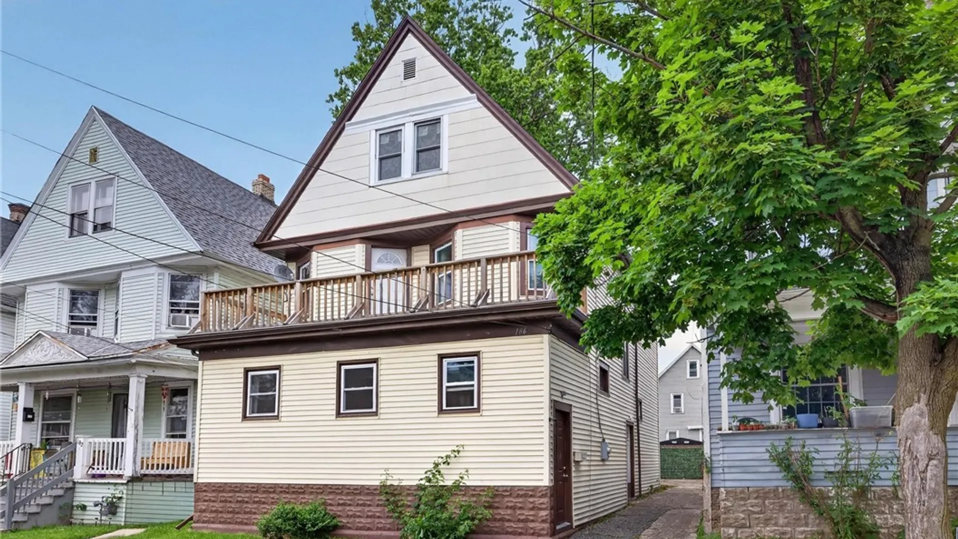 Property at 186 Riverside Avenue, Buffalo, NY 14207 3