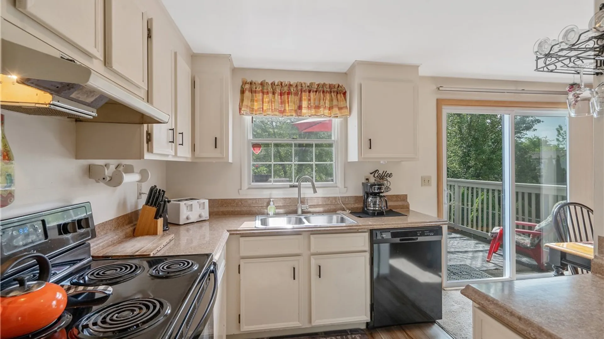 Property at 8448 Chinkapin Circle, Cicero, NY 13039 13