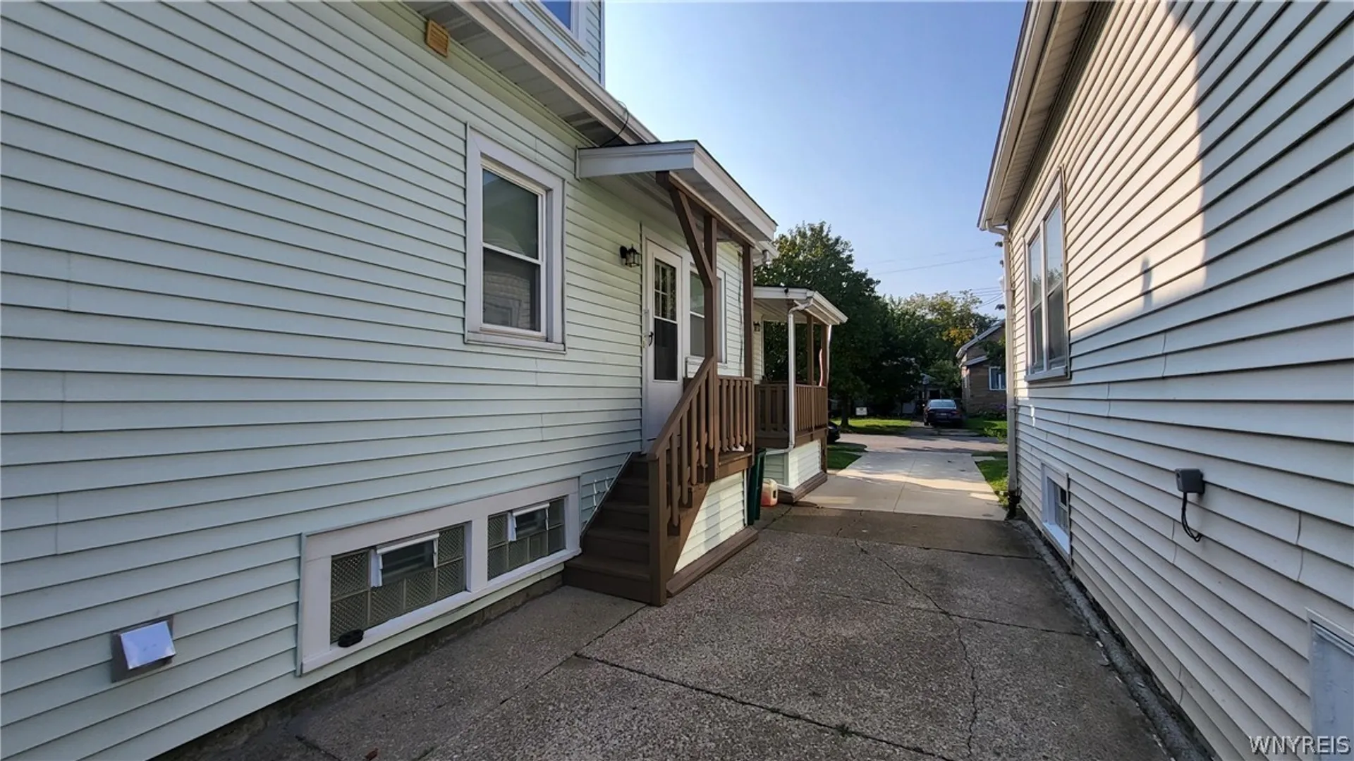 Property at 548 Marilla Street, Buffalo, NY 14220 5