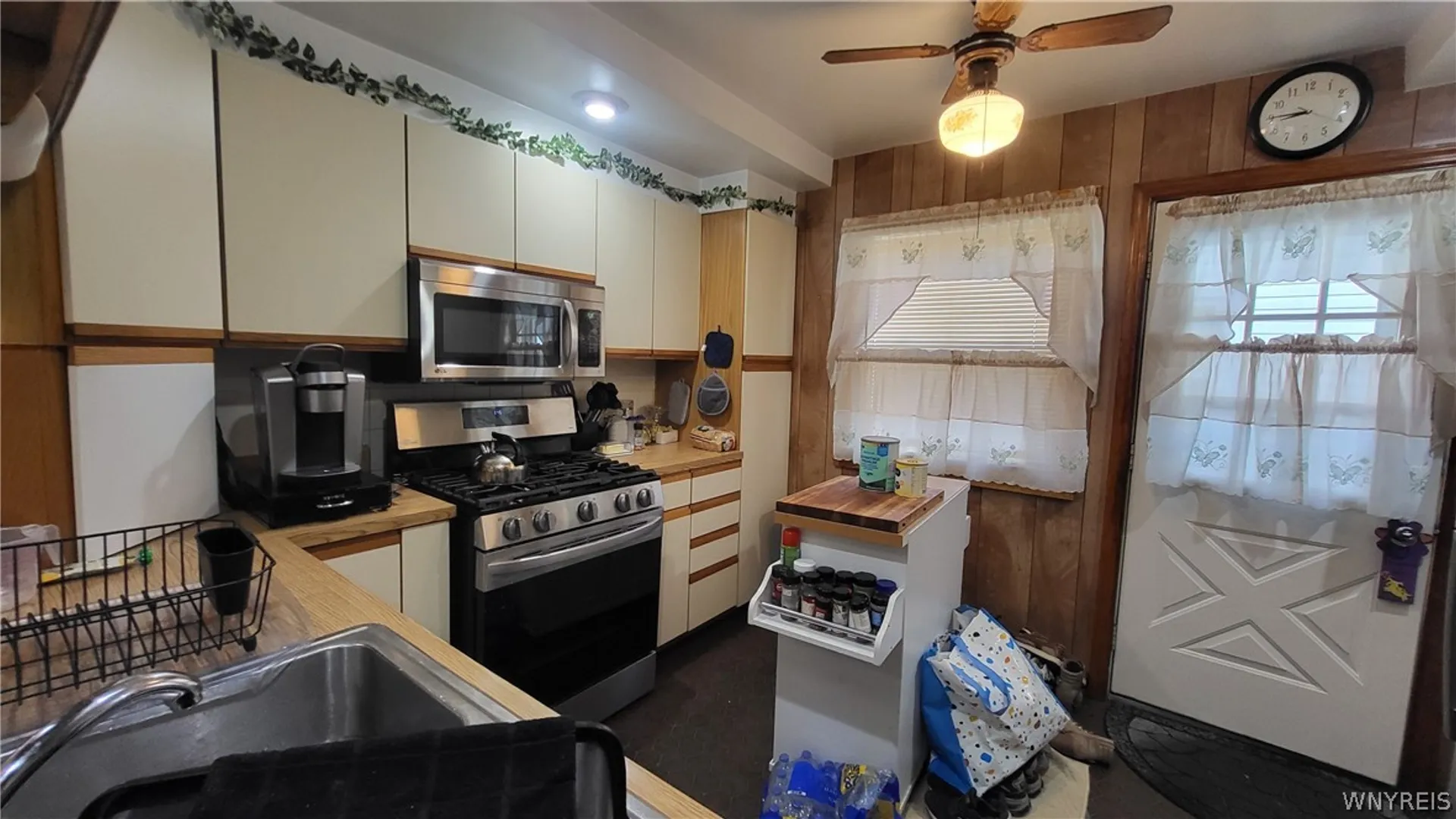 Property at 548 Marilla Street, Buffalo, NY 14220 7