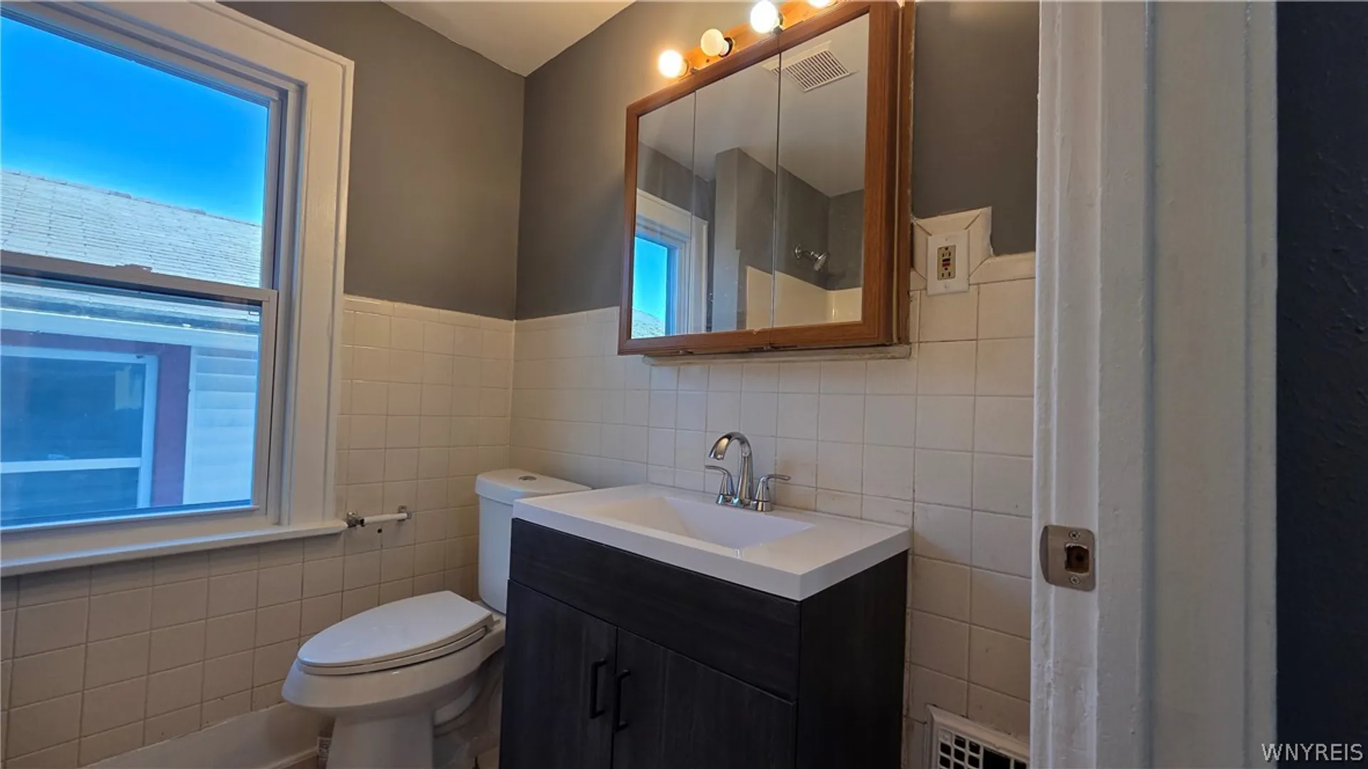Property at 687 Lasalle Avenue, Buffalo, NY 14215 24