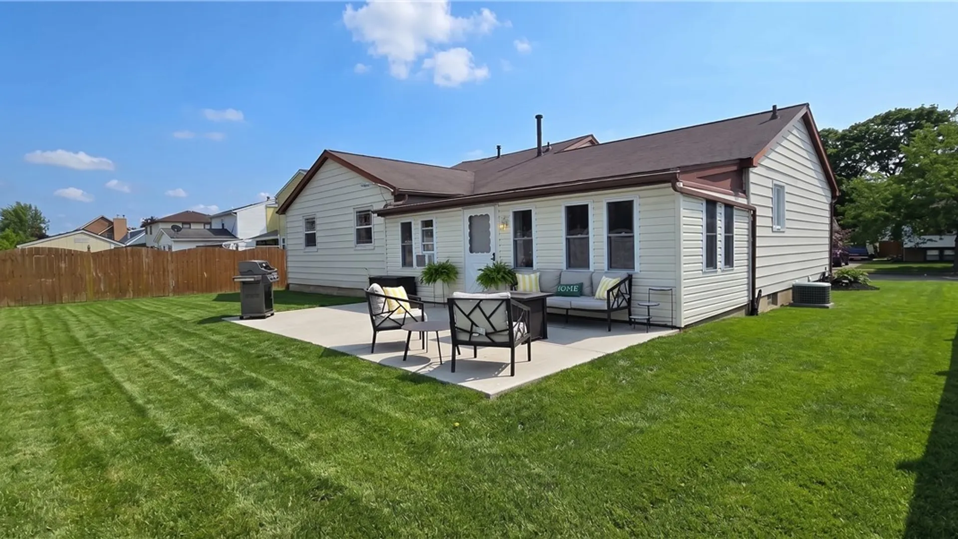 Property at 1543 Benjamin Drive, Niagara Falls, NY 14304 4