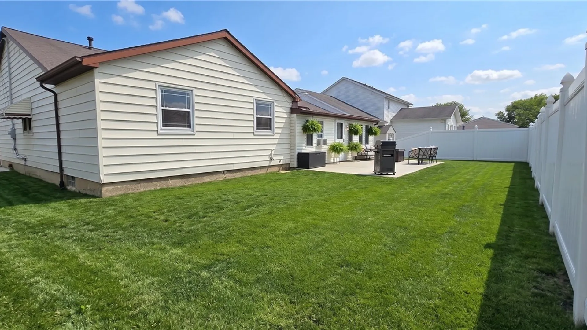 Property at 1543 Benjamin Drive, Niagara Falls, NY 14304 5