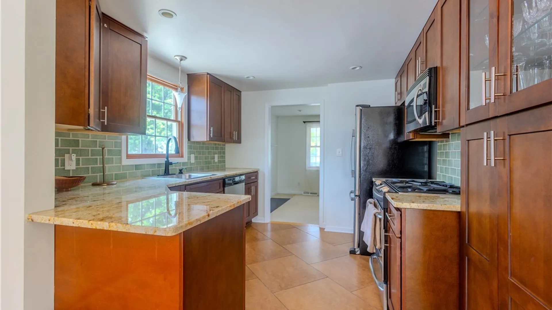 Property at 541 Lake Avenue, Lancaster, NY 14086 15