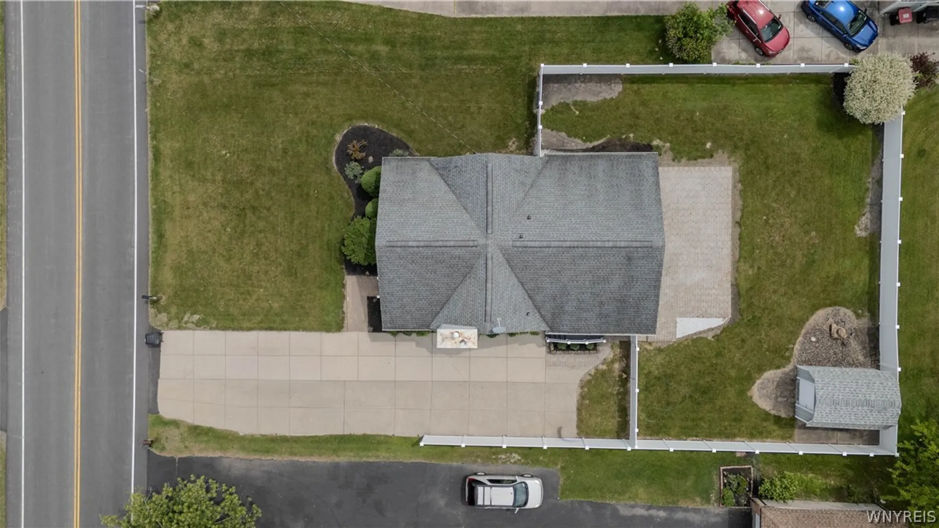 Property at 541 Lake Avenue, Lancaster, NY 14086 21