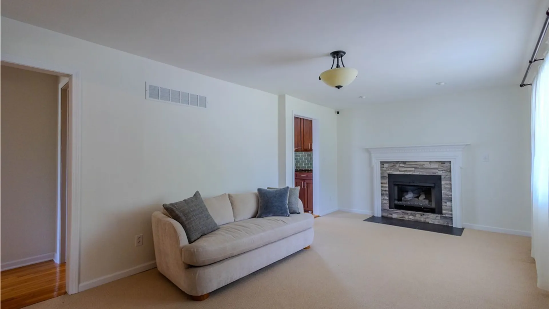 Property at 541 Lake Avenue, Lancaster, NY 14086 9