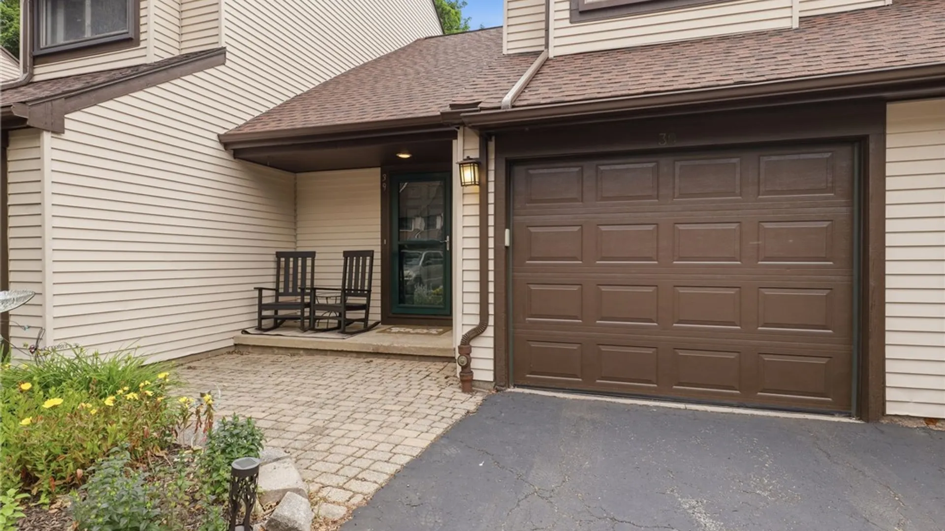 Property at 39 Menlo Pl, Rochester, NY 14620 3