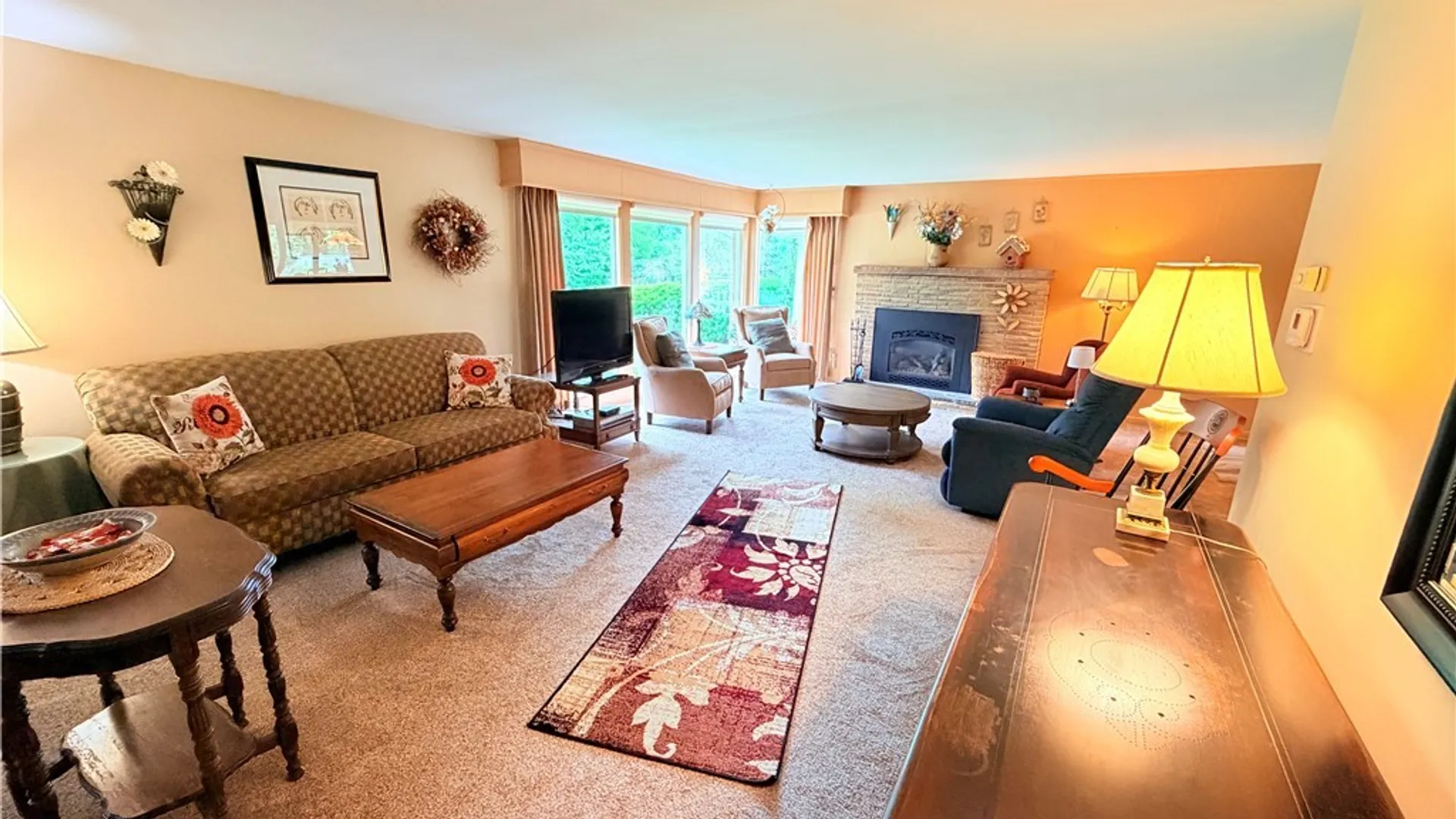 Property at 4573 Marie Drive, Hamburg, NY 14075 10