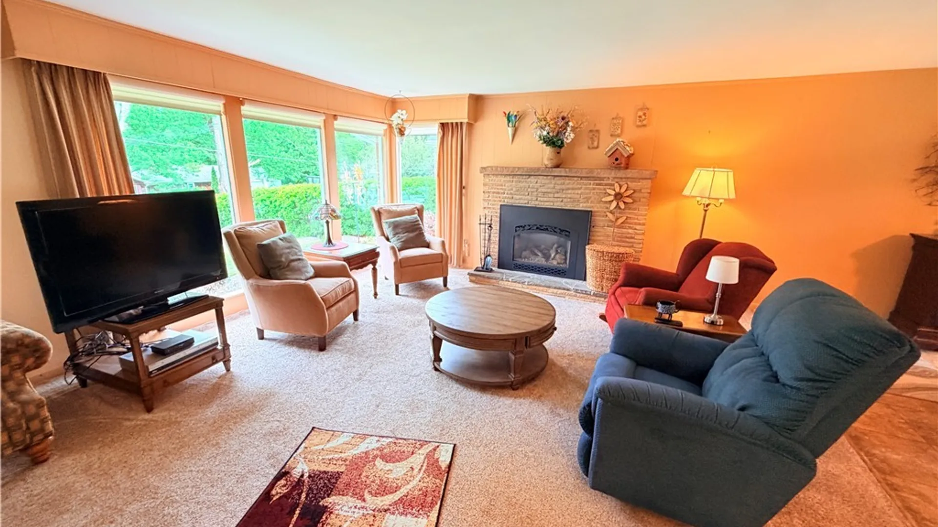 Property at 4573 Marie Drive, Hamburg, NY 14075 11