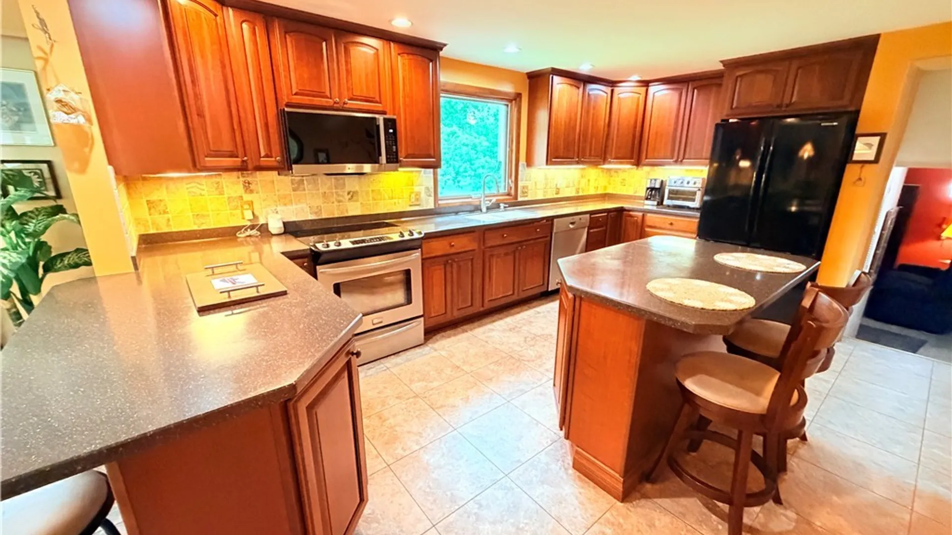 Property at 4573 Marie Drive, Hamburg, NY 14075 3