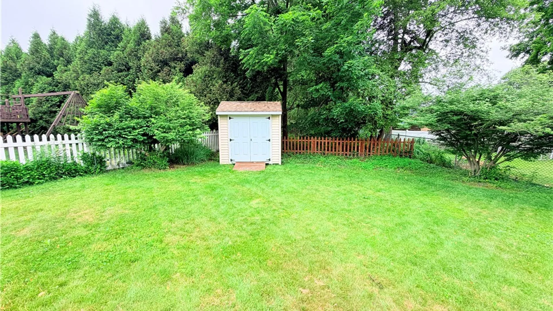 Property at 4573 Marie Drive, Hamburg, NY 14075 35