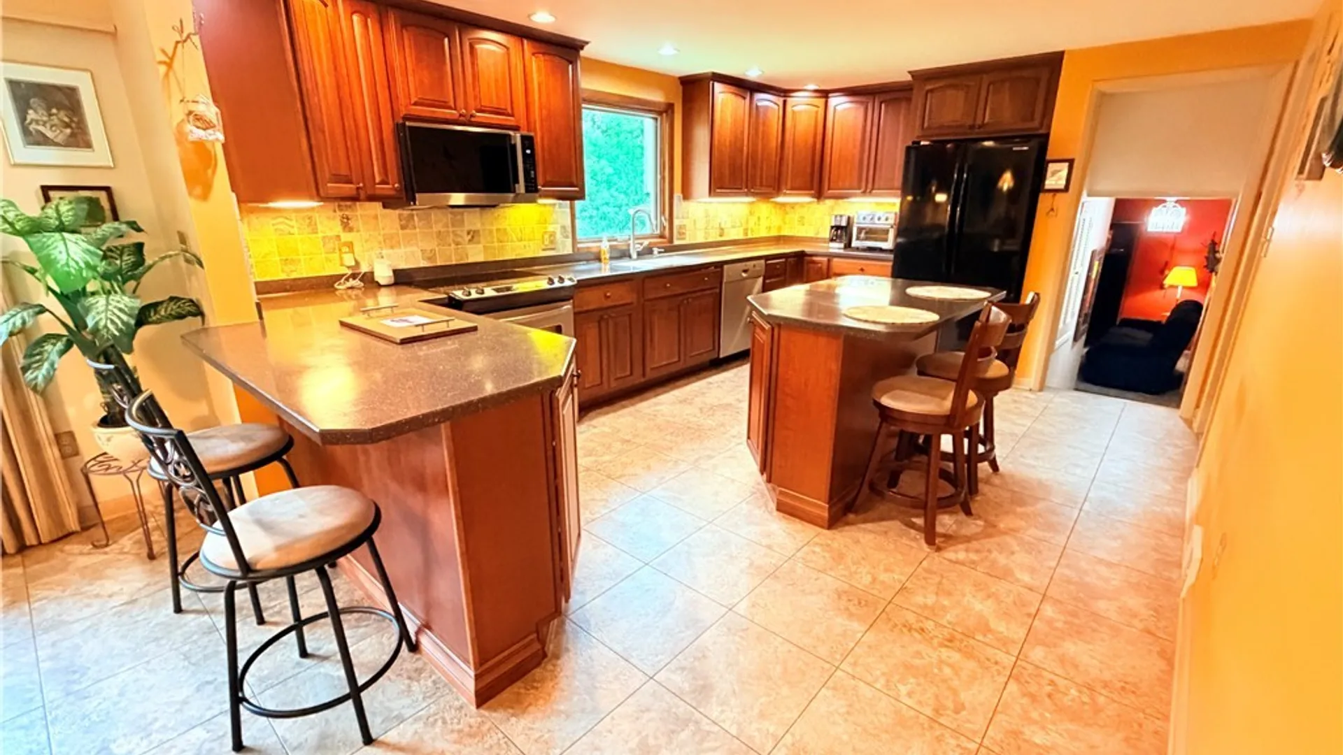 Property at 4573 Marie Drive, Hamburg, NY 14075 4