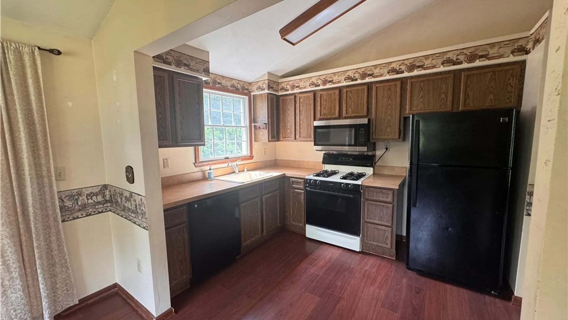 Property at 6 Fruitwood Drive, Salina, NY 13090 10