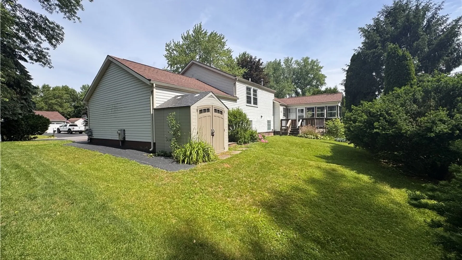 Property at 6 Fruitwood Drive, Salina, NY 13090 3